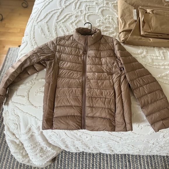 Large women's beige puffer coat - Picture 2 of 2